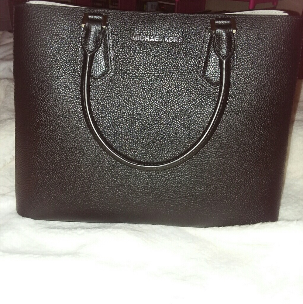 PRICE FIRM NWOT! Black Michael Kors Satchel
